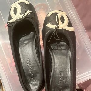 SOLDLike new Chanel Cambon CC Quilted Flats